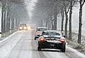 Verschneite Strassen und Eisglätte erschweren das Fahren im Winter. Foto: Auto-Reporter/Continental